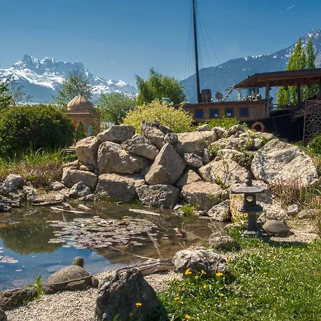 Отель Crazy Lounge 2*