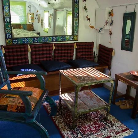 Crazy Lounge 2* Aigle