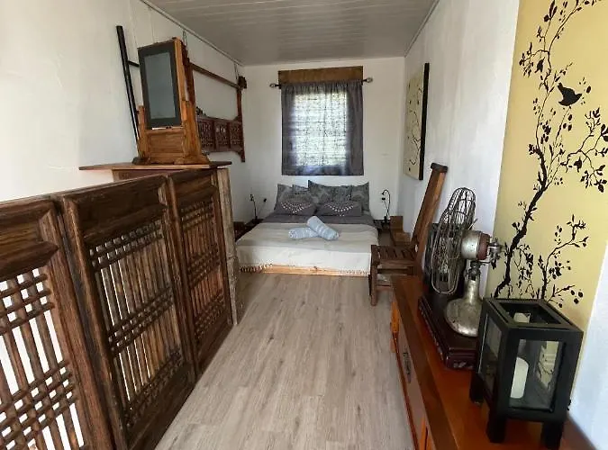 Crazy Lounge فندق 2*