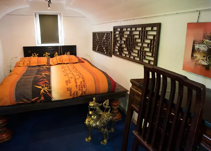 Crazy Lounge إيغل