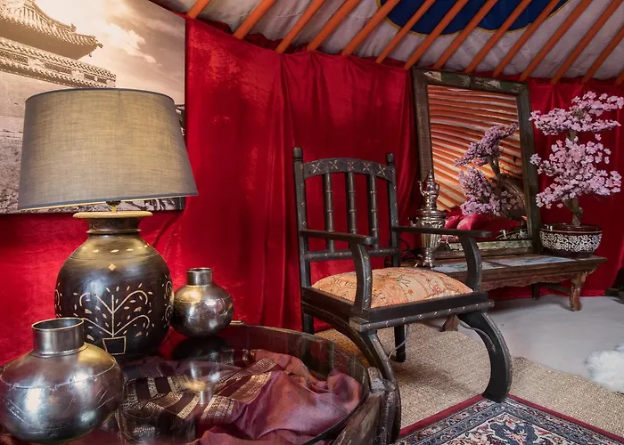 فندق Crazy Lounge 2*