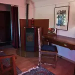 Crazy Lounge מלון 2*