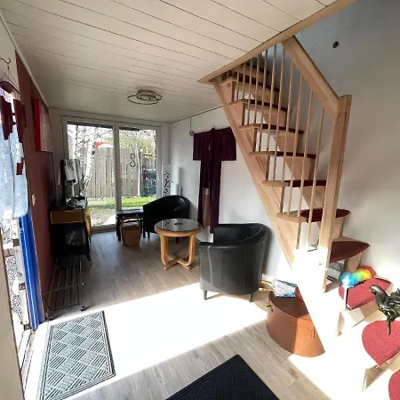 Crazy Lounge Bed and Breakfast