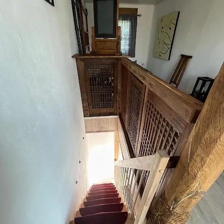 Crazy Lounge Bed and Breakfast